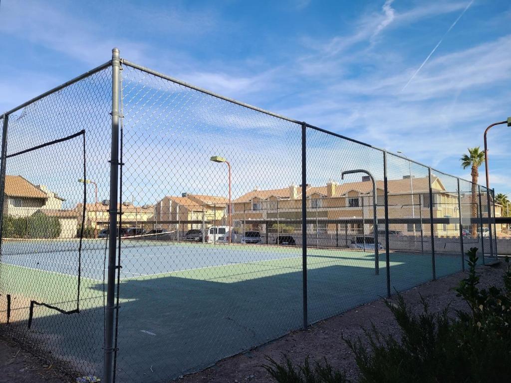 2Bed 1 Bath Condo Near Nellis Afb & The Strip ラスベガス エクステリア 写真