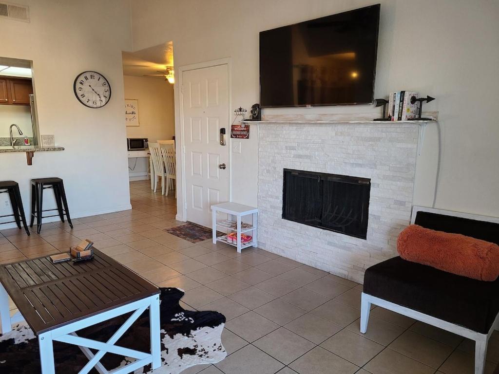 2Bed 1 Bath Condo Near Nellis Afb & The Strip ラスベガス エクステリア 写真