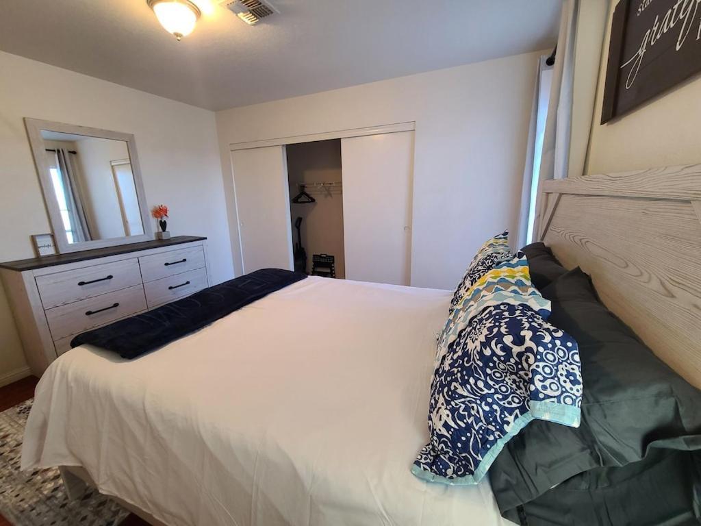 2Bed 1 Bath Condo Near Nellis Afb & The Strip ラスベガス エクステリア 写真