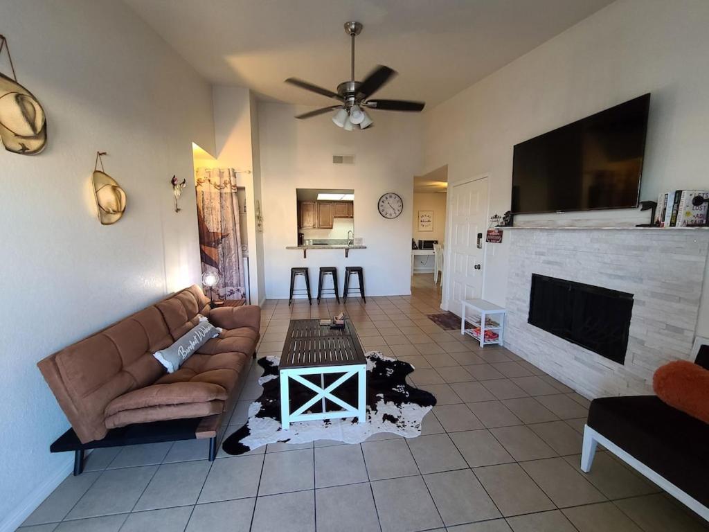 2Bed 1 Bath Condo Near Nellis Afb & The Strip ラスベガス エクステリア 写真