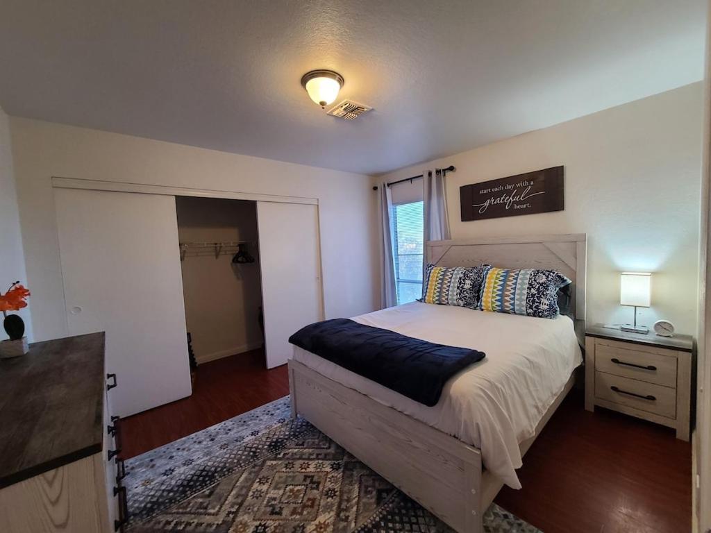 2Bed 1 Bath Condo Near Nellis Afb & The Strip ラスベガス エクステリア 写真